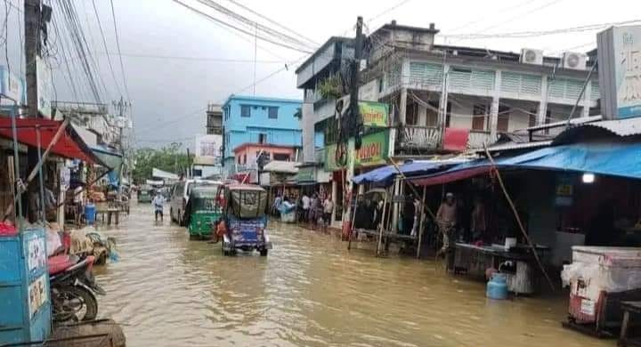 কানাইঘাট বাজার বন্যার পানিতে তলিয়ে গেছে